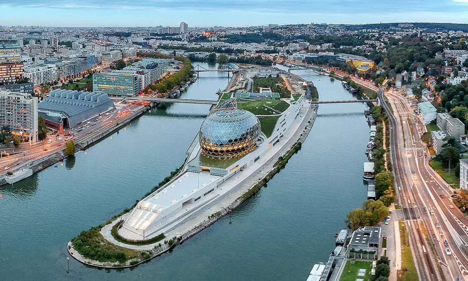 Paris: Standard-Zimmer mit Queensize-Bett