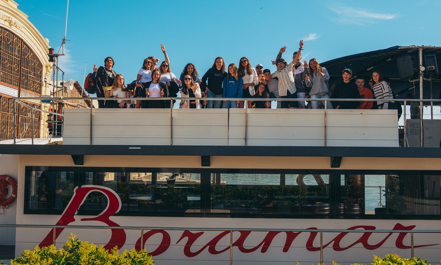 Image 9: Paseo en catamarán de 90 minutos con baño en alta mar y 1 bebida