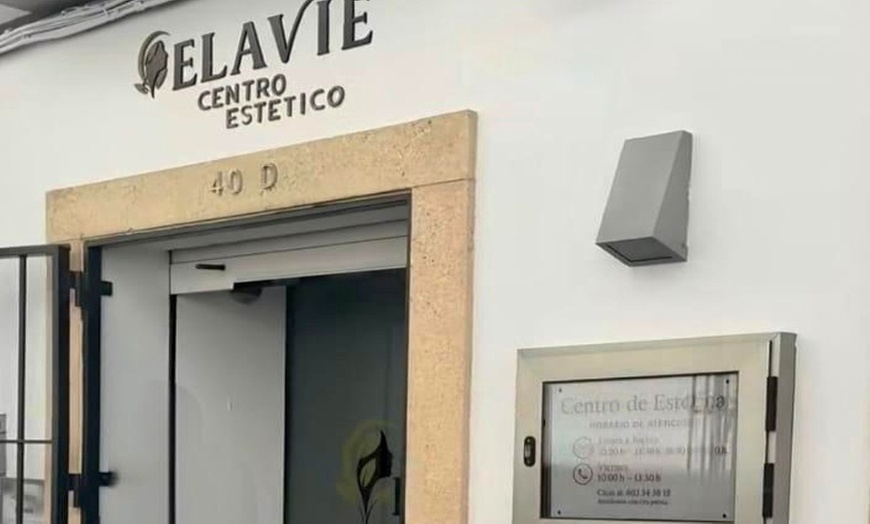 Image 13: Maderoterapia facial o corporal y combo reductor en 2 o 5 sesiones