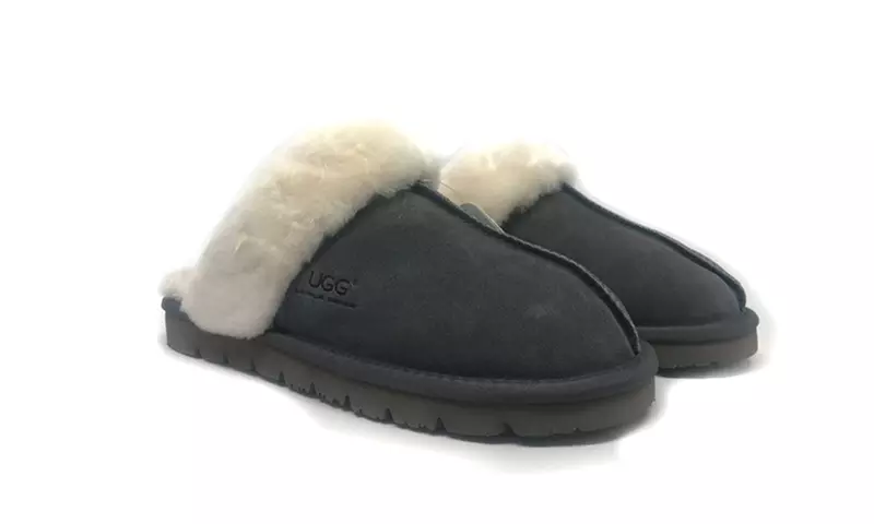 UGG Unisex Muffin Scuff Slippers