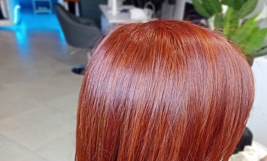 Image 13: Sesión de peluquería con opción a corte, tinte o mechas para 1