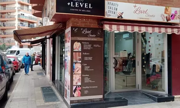 Sesión de manicura y/o pedicura semipermanente