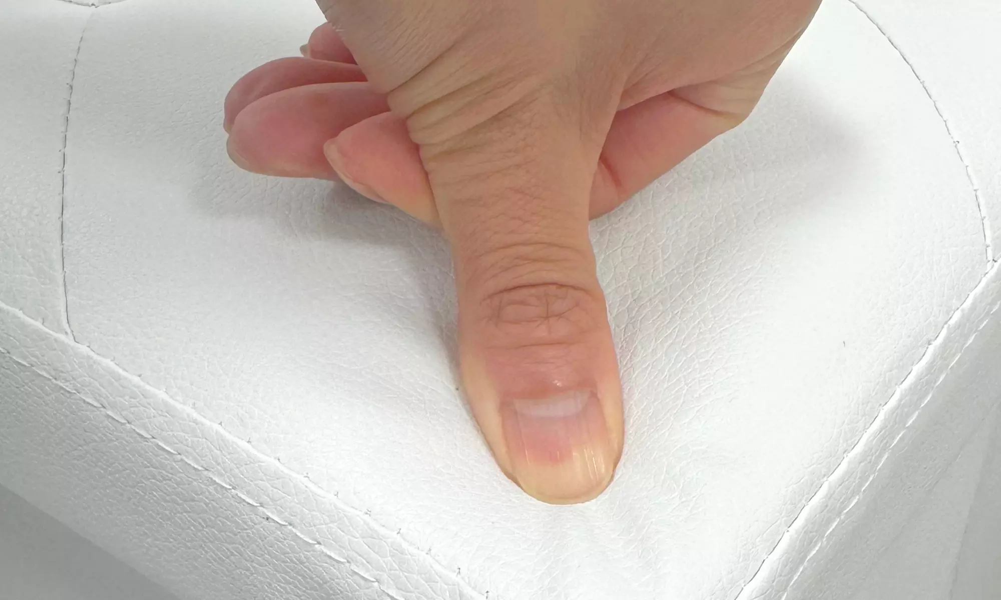 Puf cuadrado en ecopiel con almacenamiento