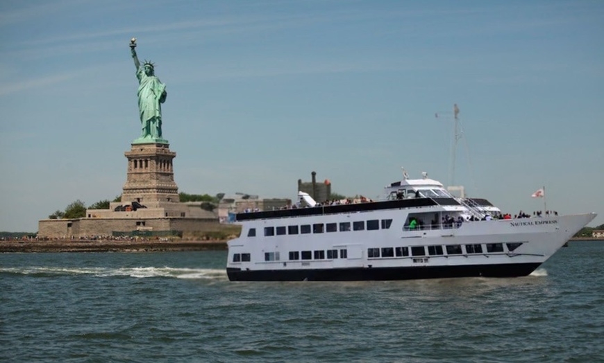 Image 2: 60-Minute Cruise to NYC’s Top Sights & the Statue of Liberty