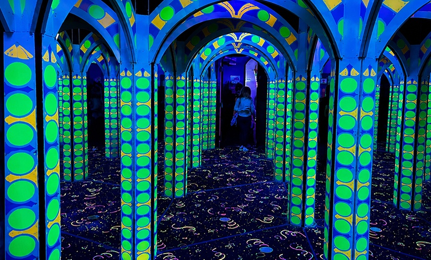 Image 3: Niagara Falls Fun Zone: Arcade, Laser Tag & Mini Golf Thrills