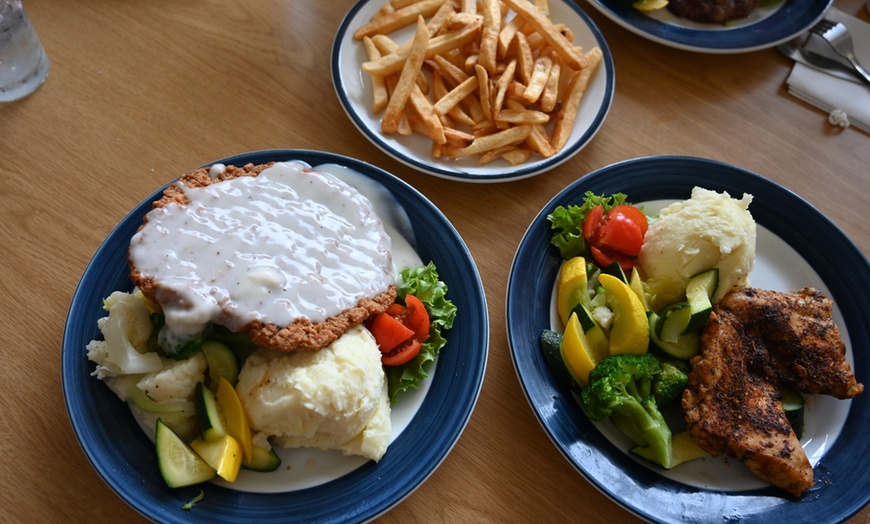 Image 4: Member-Only Deal: Atrium Hotel & Suites DFW