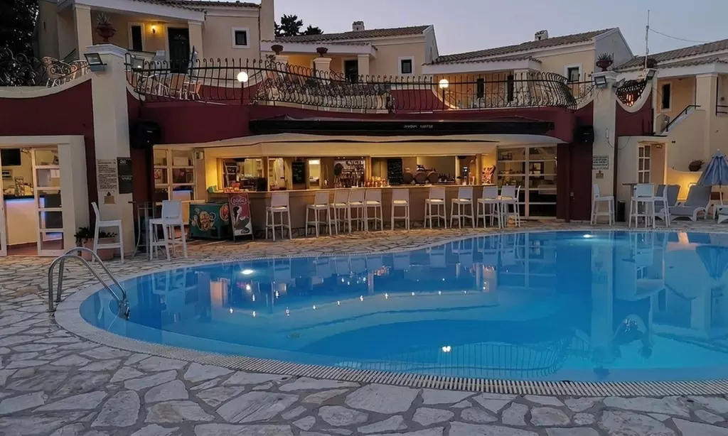 ✈ Corfù, Estate 2026: Volo diretto più 7 notti in hotel