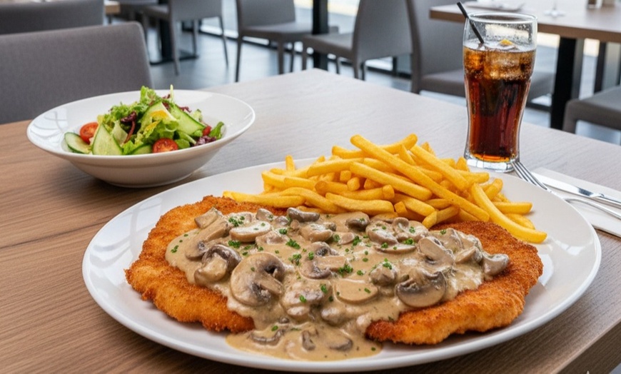 Image 3: Saftiges Schnitzel nach Jäger-Art mit Beilagen und optionalem Getränk