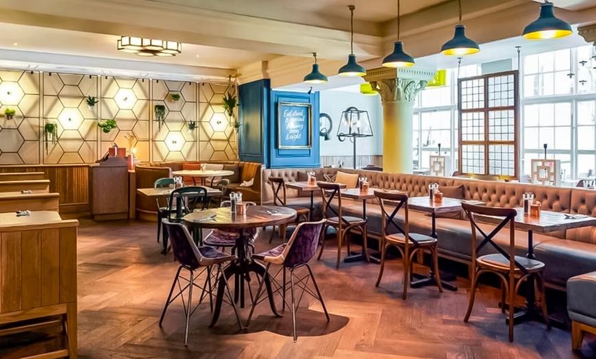 Image 4: Bristol: Standard Double Room with Breakfast and Optional Dinner