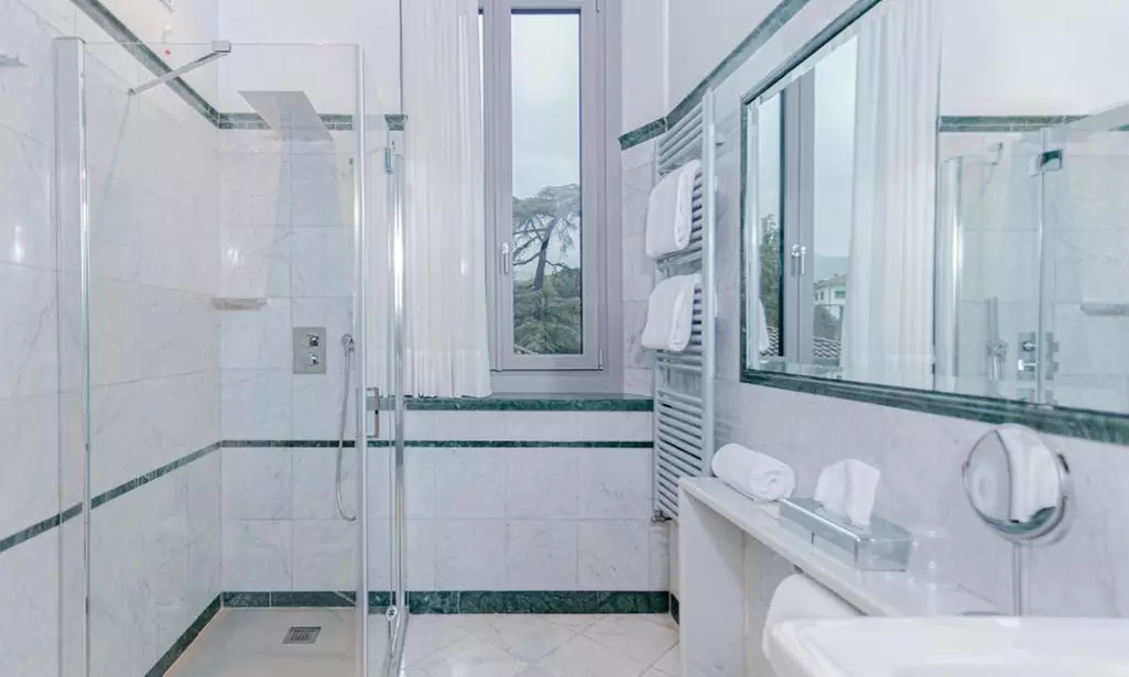 Montecatini 4*: soggiorno con colazione, cena, piscina o percorso Spa