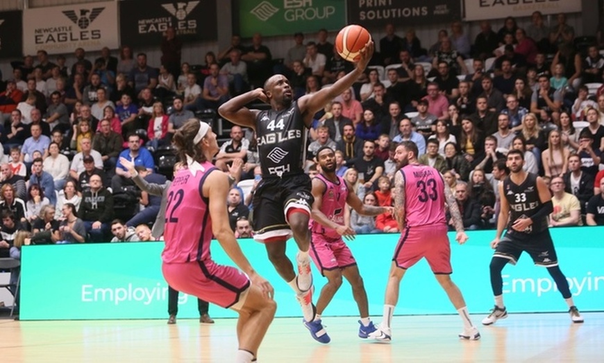 Image 3: Basketball with Newcastle Eagles