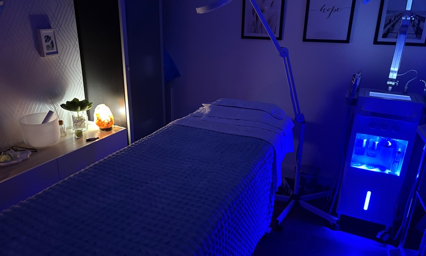 Image 3: Tratamiento de spa capilar coreano con aparatología, masaje y esencias