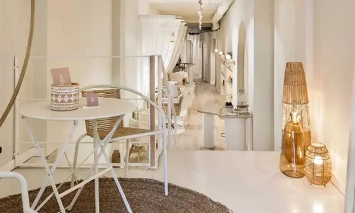 Tratamiento facial at Âme Beauty Room Estetica