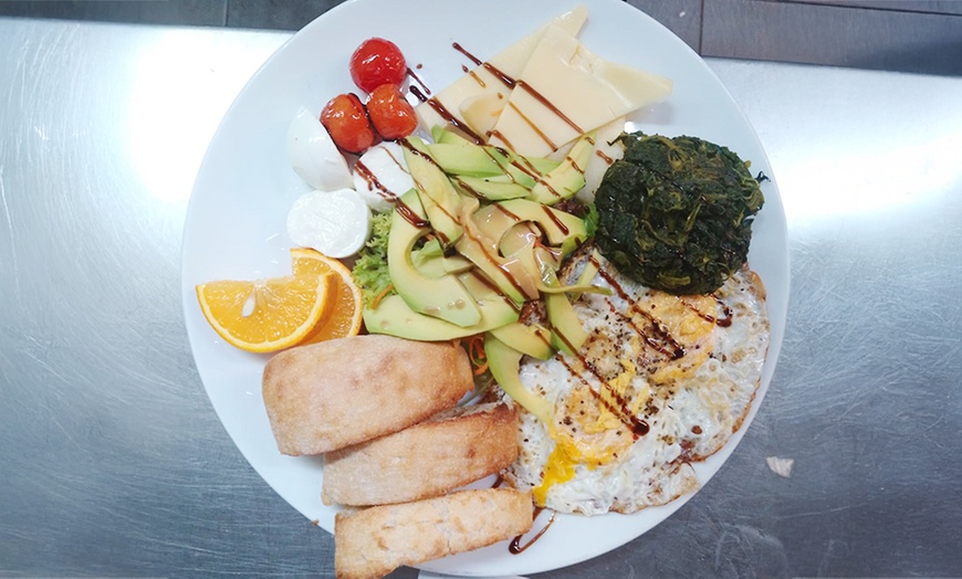 Image 5: Starte köstlich in den Tag: Frühstück nach Wahl für 1, 2 oder 4 Pers.