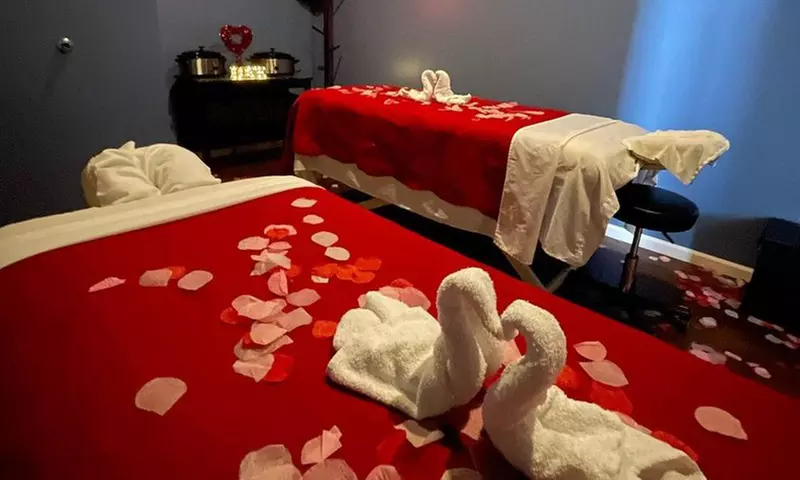 Experience Ultimate Relaxation: 60-Min Swedish Massage w/ Aromatherapy