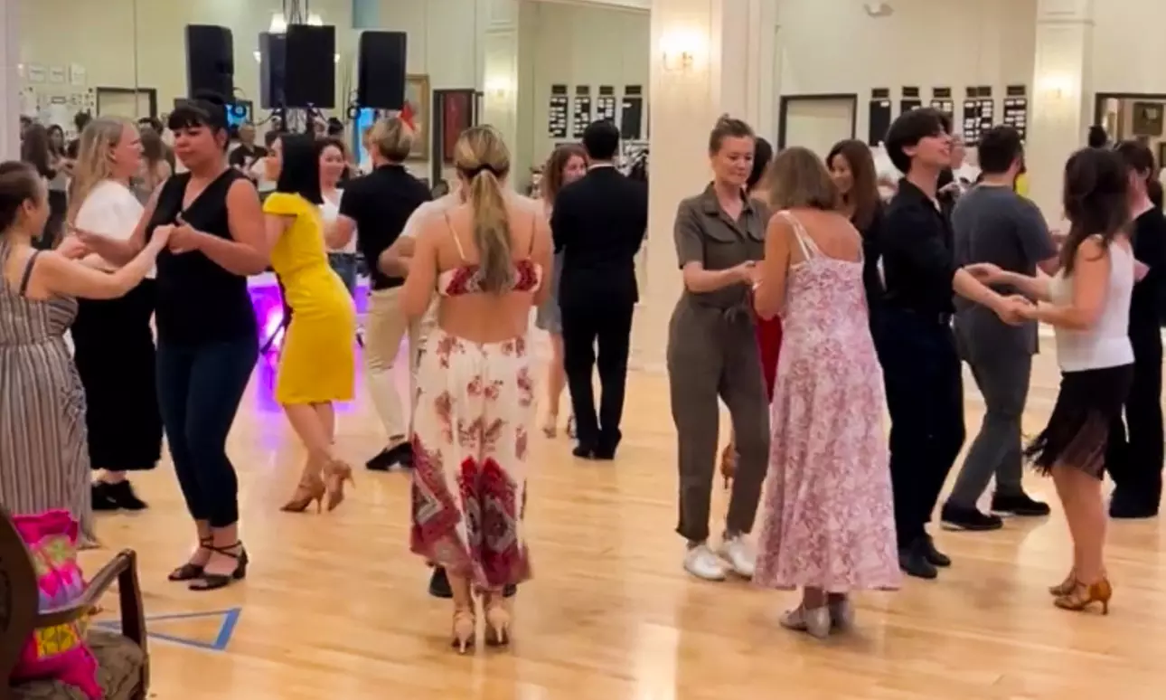 Learn to Dance in Style with 2, 5 or 10 Group Dance Lessons