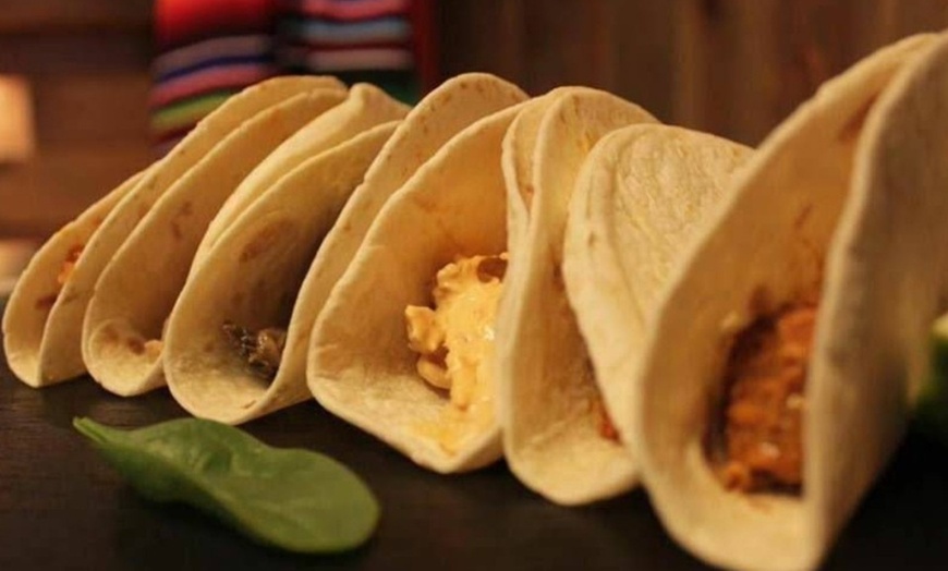 Image 24: ¡Ándale! Menú mexicano para 2 personas con opción a margaritas