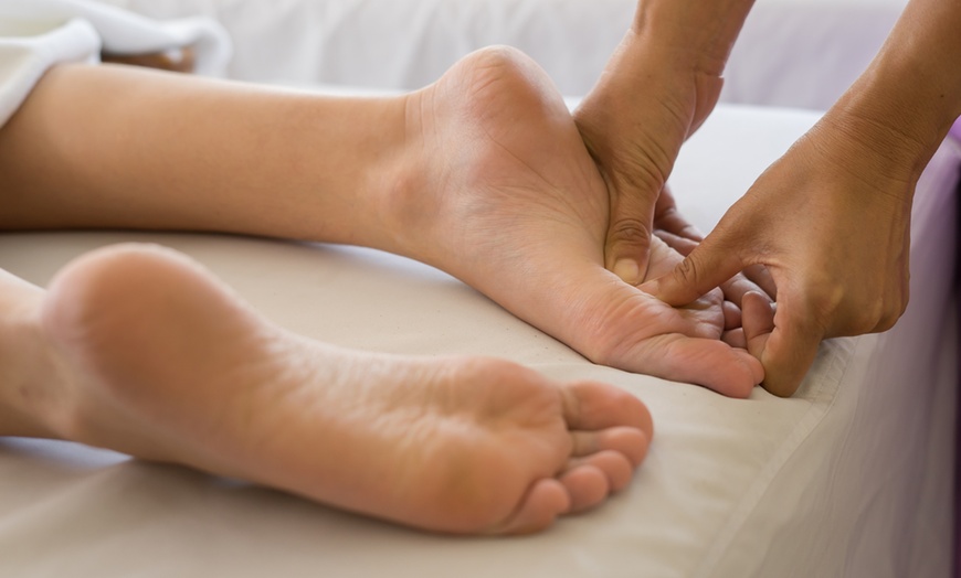 Image 9: Relaxing 60 minute Head & Foot Spa / Deluxe Pamper Package