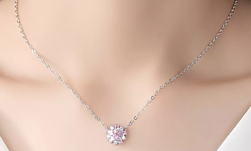 Image 1: Conjunto de colgante y pendientes en acabado plata