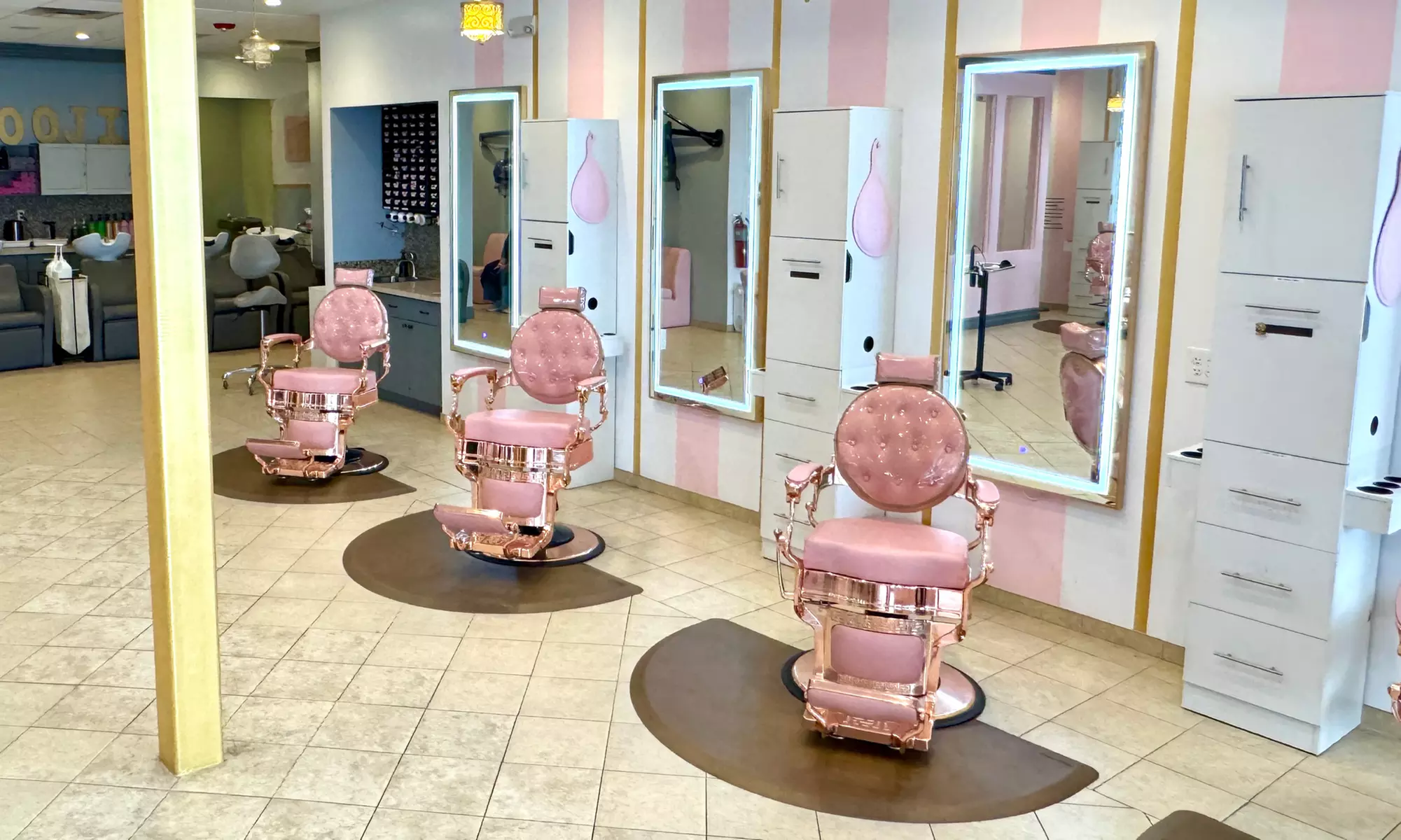 60-Minute Facials: Teen, Signature, Men’s Refinement, or HydraFacial