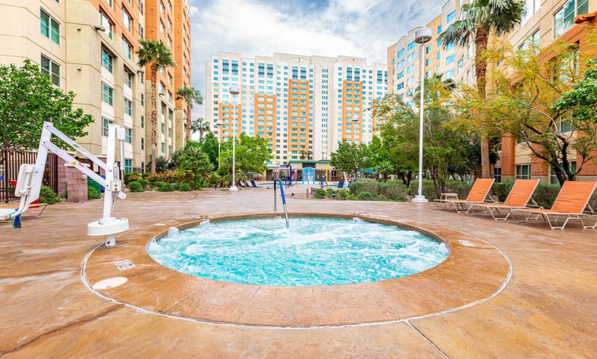 Image 22: Relax, unwind, and enjoy easy access to the Las Vegas Strip