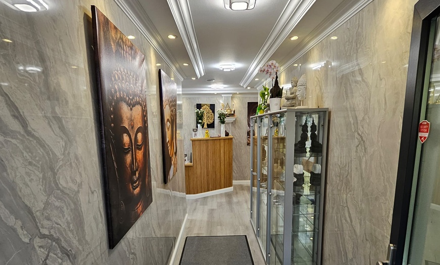 Image 9: 60 oder 90 Min. Hot Aroma Therapie Massage für 1 Person