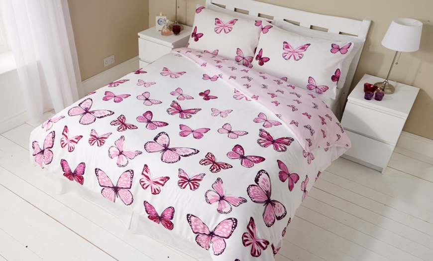 Image 1: £10 Duvet Sets