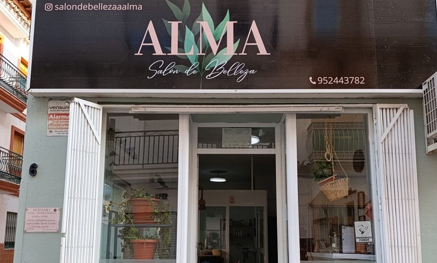 Image 2: Manicura, pedicura o manipedicura en dos sesiones con esmaltado
