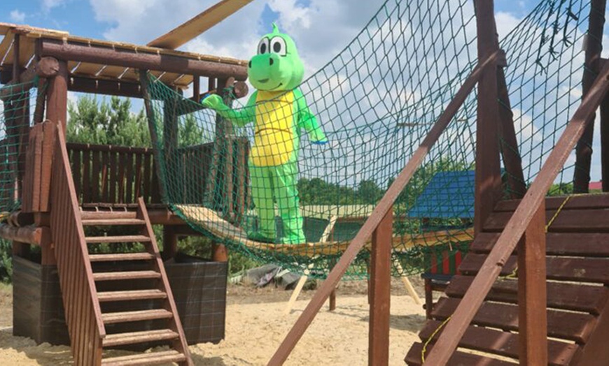 Image 3: Przeżyj rodzinną przygodę w Dolinie Dinozaurów