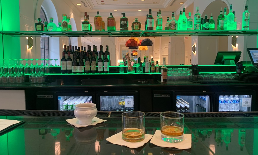 Image 8: Landmark Hotel Located on Chicago's Magnificent Mile