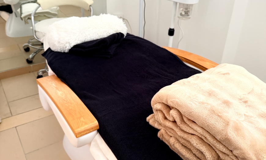 Image 2: 60 Min. Korean Skincare opt. mit Microneedling oder Aqua-Facial