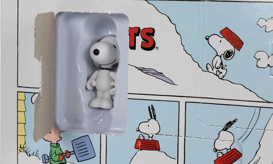 Image 5: Peanuts-Themed 24-Day Advent Calendar