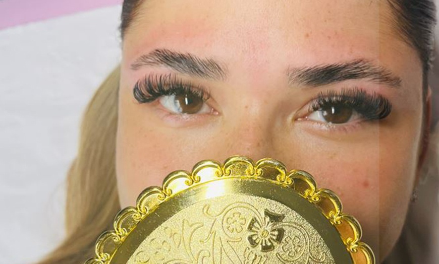 Image 3: Extension de cils ou Brow Lift des sourcils chez Glow Lashes by Randa