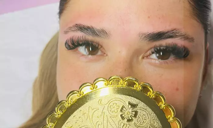 Extension de cils ou Brow Lift des sourcils chez Glow Lashes by Randa