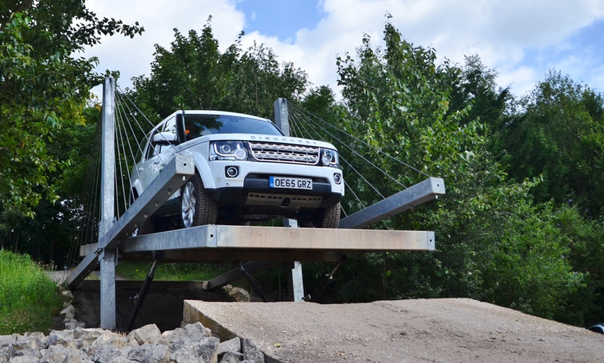 Image 7: Land Rover Manufacturing Tour