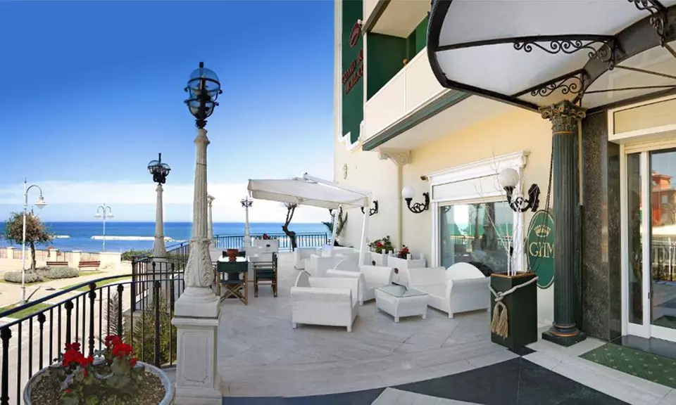 Gabicce Mare 4*: camera doppia con Spa e colazione o mezza pensione