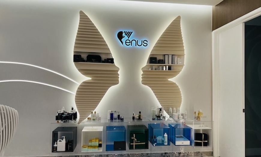 Image 2: Achieve Radiant Results With 20, 40, or 60 Units Of Xeomin