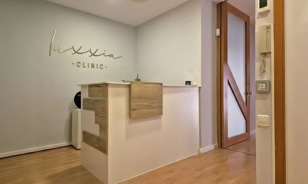 1 o 2 viales de enzimas lipolíticas recombinantes con presoterapia