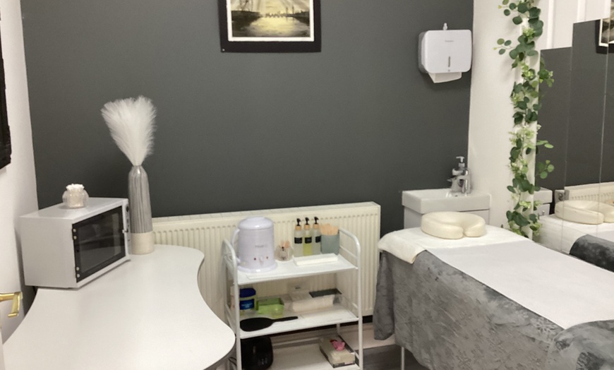 Image 4: Brazilian or Hollywood Bikini Wax, Underarm, or/and Half Leg Waxing