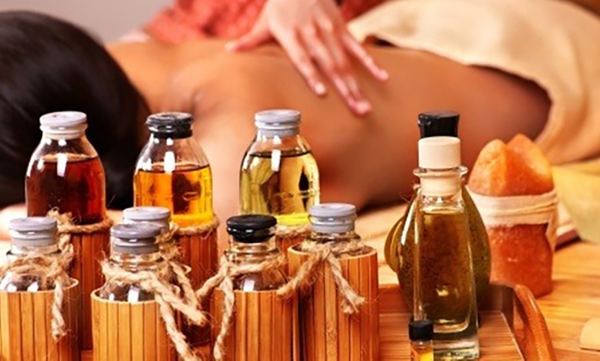 Image 3: Ritual relajante con aceites esenciales y aromaterapia para 1 persona