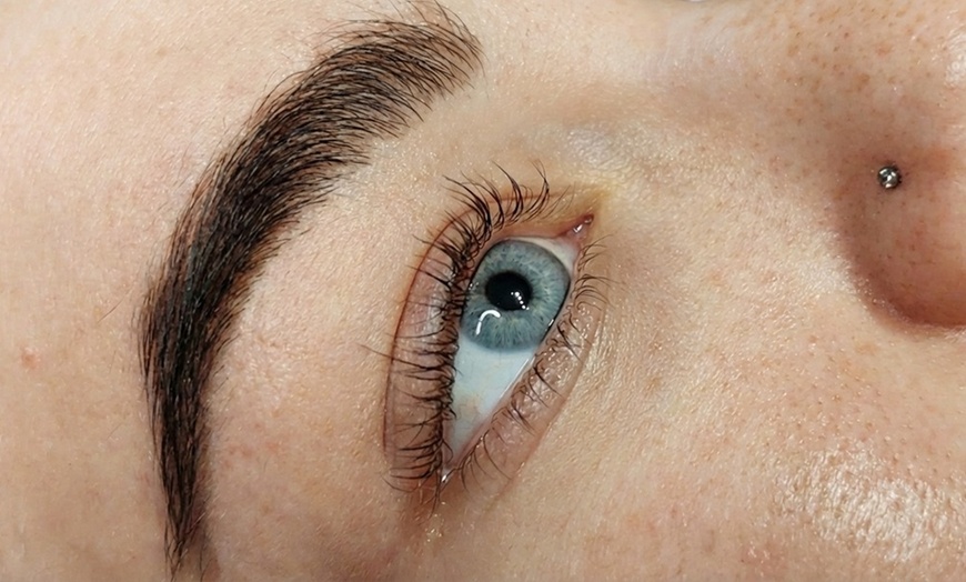 Image 2: Lash Lift & Brow Lamination Package with Optional Tint
