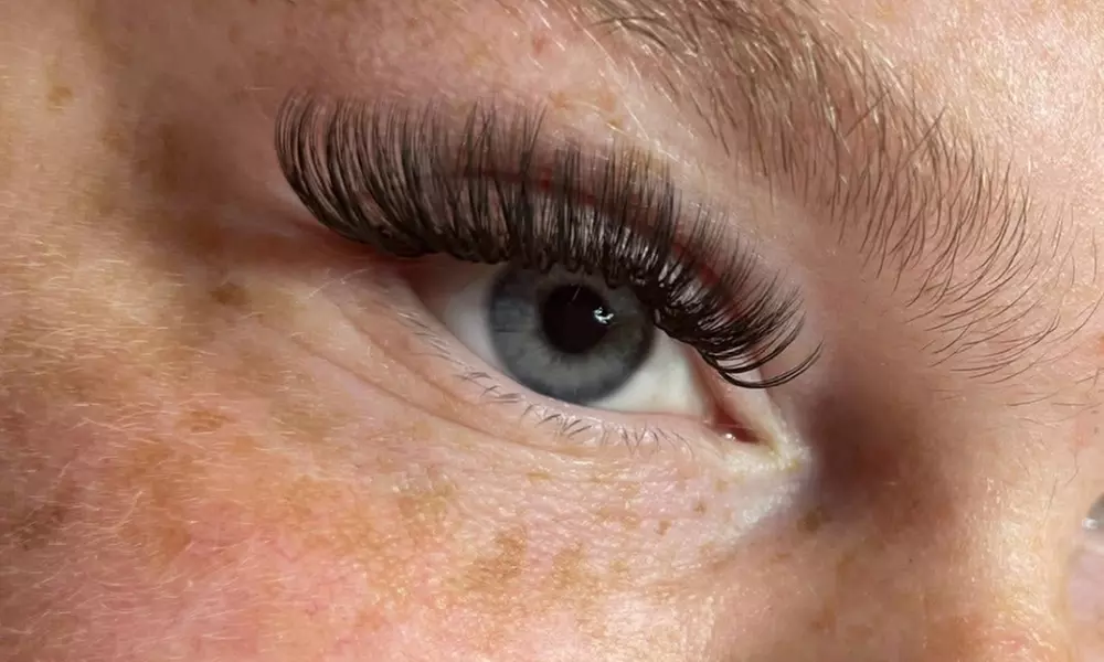 Classic, Hybrid, Volume, Mega, Doll-Eye or Cat-Eye Eyelash Extensions