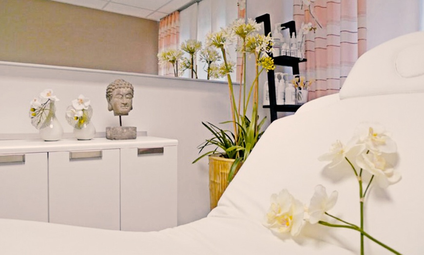 Image 5: 30, 60 oder 90 Min. kosmetisches Zahn-Bleaching für 1 Person