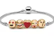 Jusqu'à 3 bracelets Emoji en métal doré et ornés d'émoticônes - Second Medium