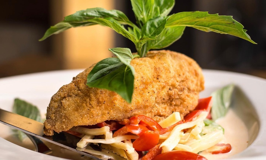 Image 3: Thai Dining with Cocktails at Sea Thai Restaurant & Bistro