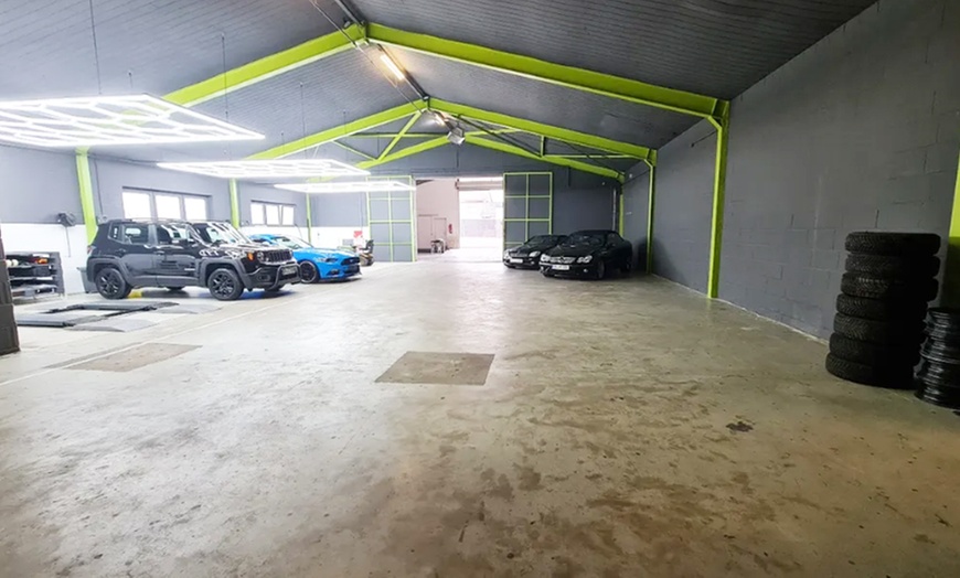 Image 3: Außenreinigung, Innen- & Außenreinigung o. komplette Auto-Aufbereitung