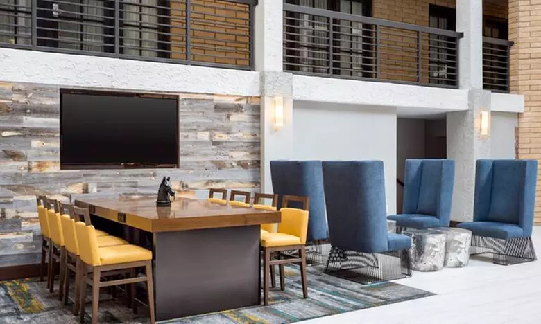 Embassy Suites by Hilton Austin Central Hotel - Spacious Suites & Free Breakfast Near Downtown Austin