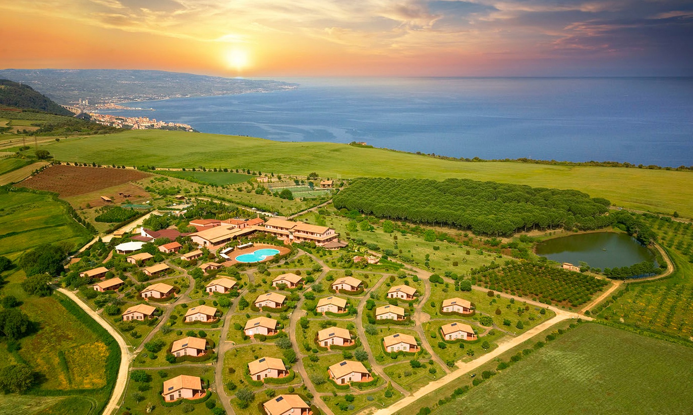 Vibo Valentia 4*: Soggiorno in casale con colazione, Spa e Aperitivo