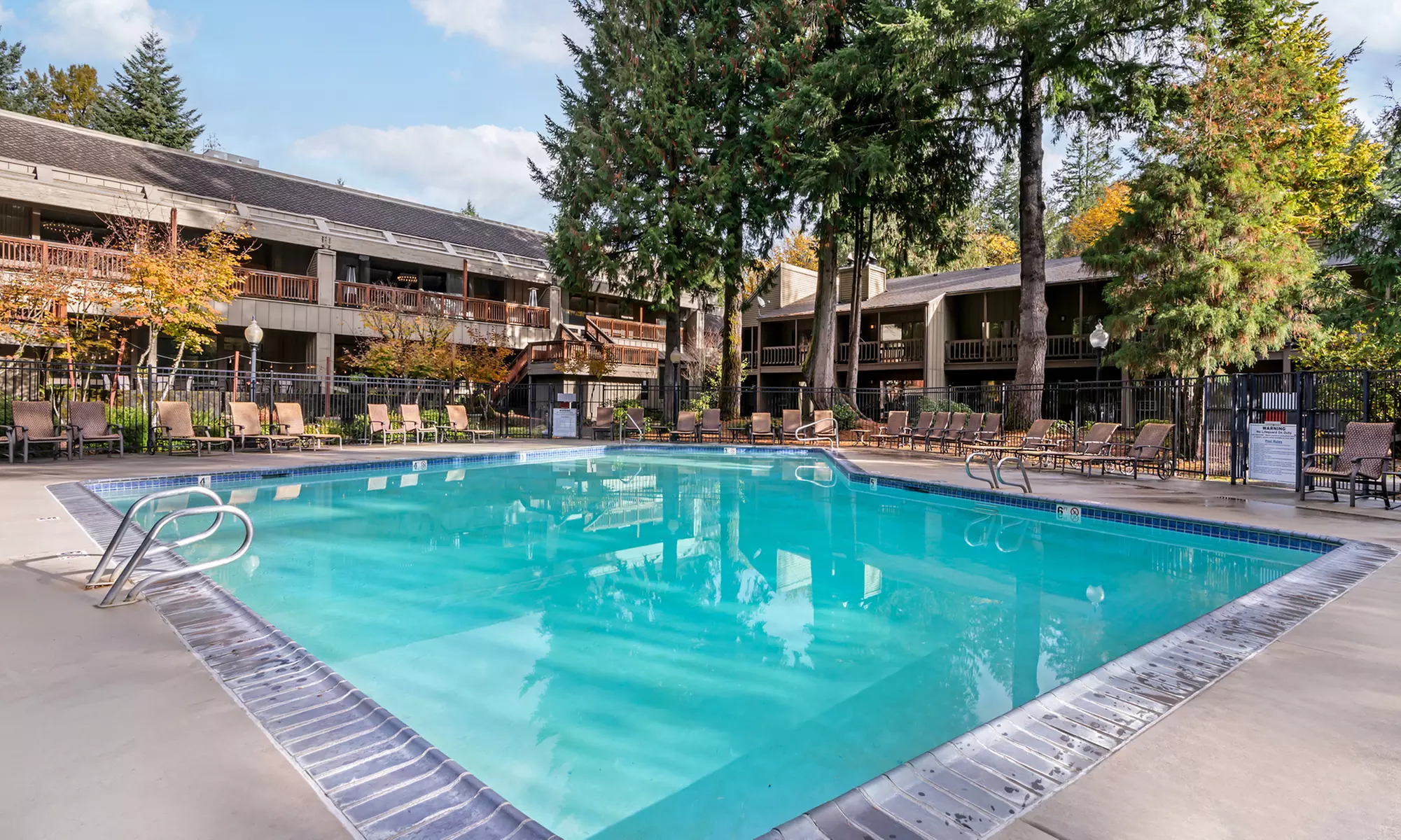 4-Star Mountain Resort in Salmon River Valley with Golf, Spa & Dining

