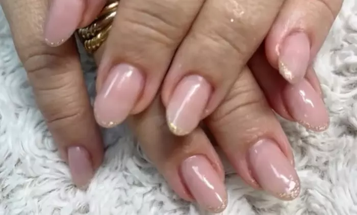 2 sesiones de manicura y/o pedicura con esmaltado semipermanente